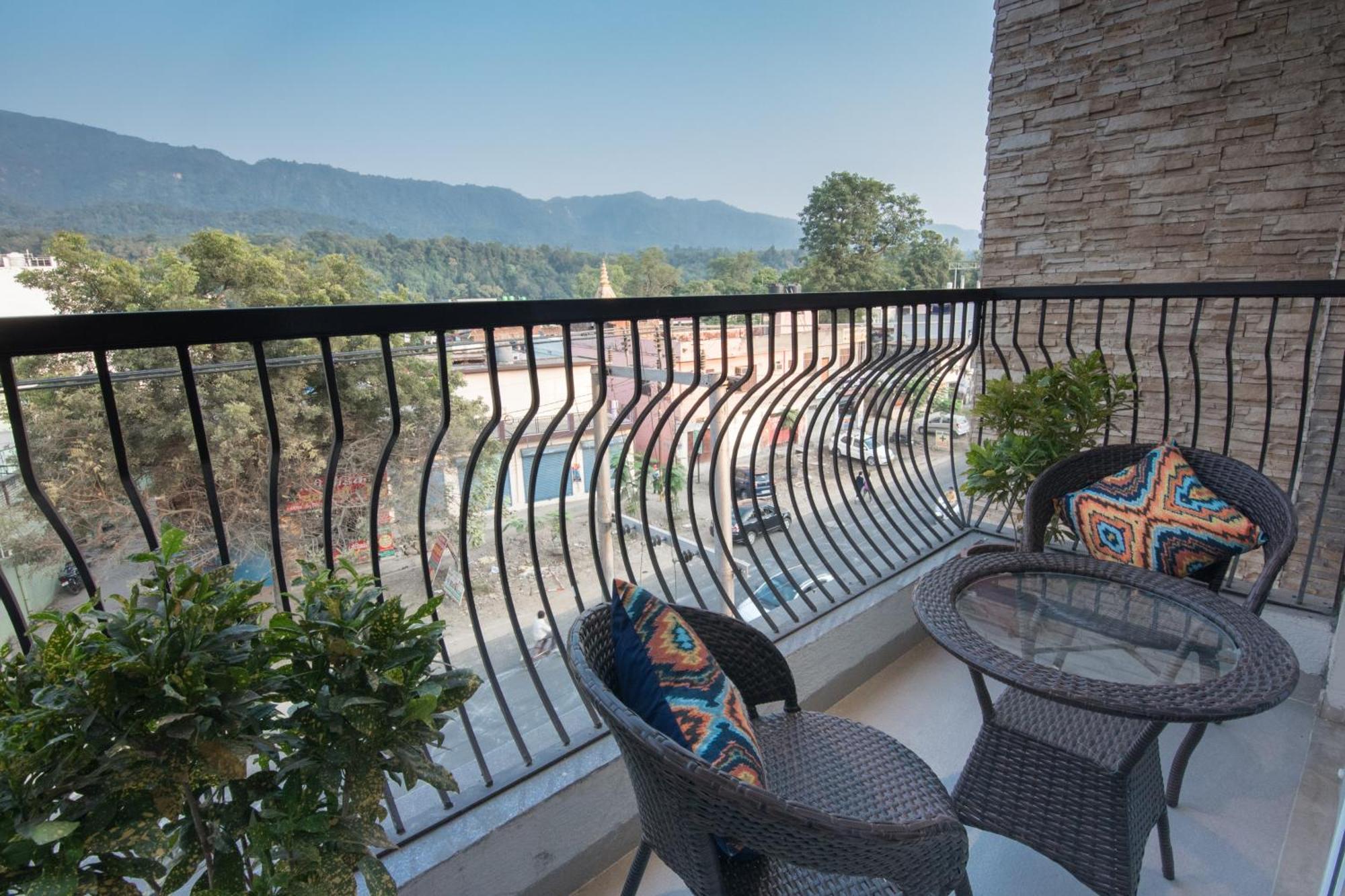 Holywater Hotel By Ganga Kinare #150 Mts From Ganga Ghat Rishīkesh Екстериор снимка