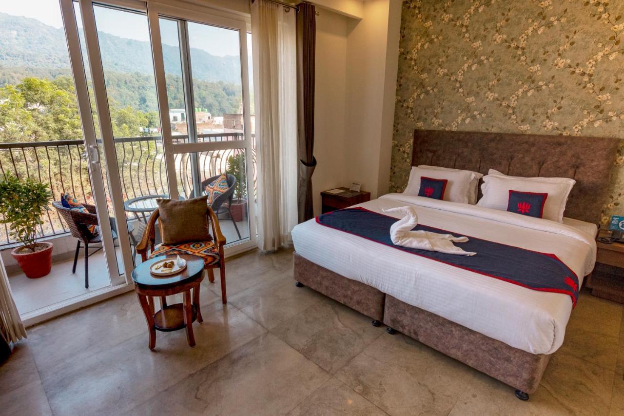 Holywater Hotel By Ganga Kinare #150 Mts From Ganga Ghat Rishīkesh Екстериор снимка