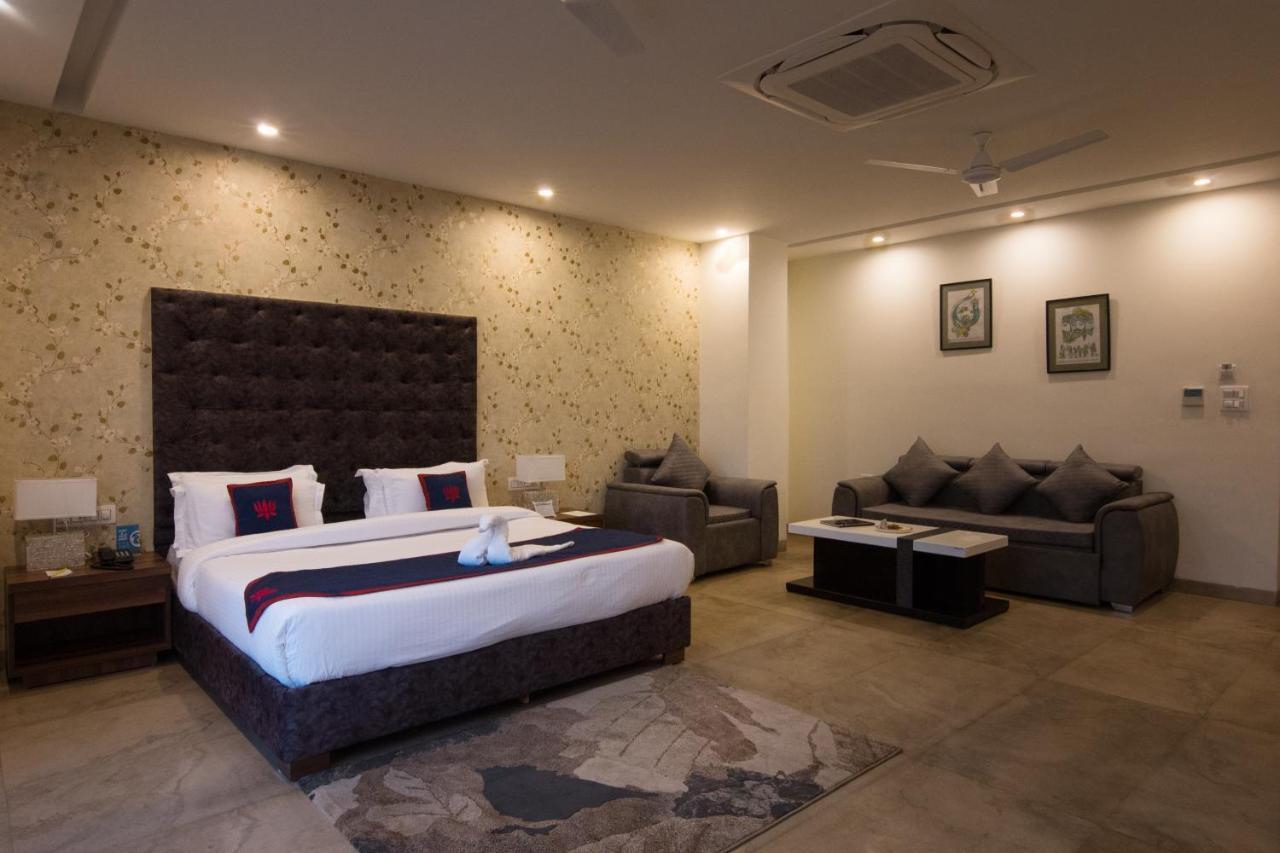 Holywater Hotel By Ganga Kinare #150 Mts From Ganga Ghat Rishīkesh Екстериор снимка