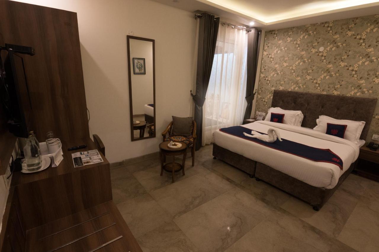 Holywater Hotel By Ganga Kinare #150 Mts From Ganga Ghat Rishīkesh Екстериор снимка